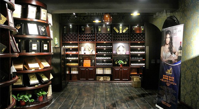 開(kāi)個(gè)紅酒專賣店賺錢嗎?